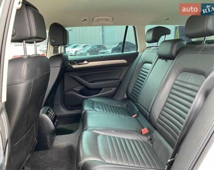 Білий Фольксваген Пассат Альтрак, об'ємом двигуна 2 л та пробігом 267 тис. км за 19890 $, фото 26 на Automoto.ua