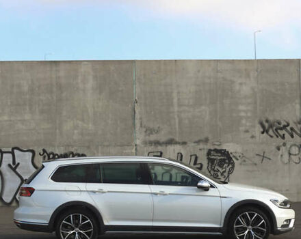 Белый Фольксваген Пассат Альтрак, объемом двигателя 1.97 л и пробегом 274 тыс. км за 20700 $, фото 5 на Automoto.ua