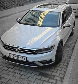 Білий Фольксваген Пассат Альтрак, об'ємом двигуна 2 л та пробігом 241 тис. км за 19800 $, фото 1 на Automoto.ua