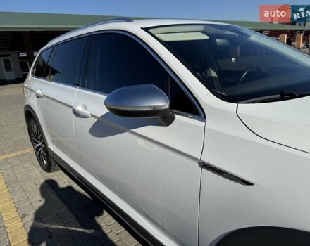 Белый Фольксваген Пассат Альтрак, объемом двигателя 2 л и пробегом 255 тыс. км за 20750 $, фото 10 на Automoto.ua