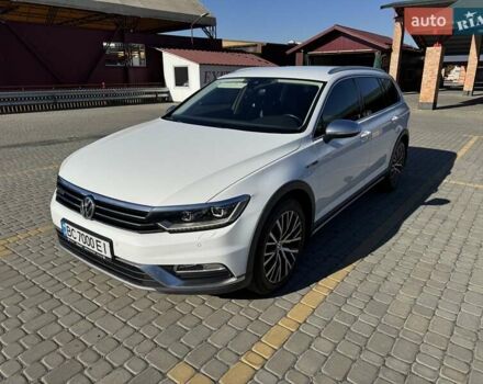 Белый Фольксваген Пассат Альтрак, объемом двигателя 2 л и пробегом 255 тыс. км за 20750 $, фото 2 на Automoto.ua