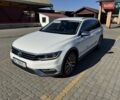 Белый Фольксваген Пассат Альтрак, объемом двигателя 2 л и пробегом 255 тыс. км за 20750 $, фото 2 на Automoto.ua