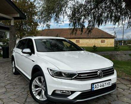 Белый Фольксваген Пассат Альтрак, объемом двигателя 2 л и пробегом 190 тыс. км за 23500 $, фото 2 на Automoto.ua
