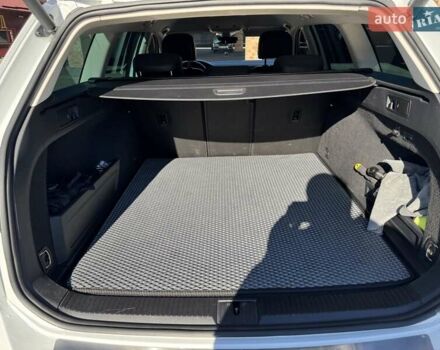 Белый Фольксваген Пассат Альтрак, объемом двигателя 2 л и пробегом 255 тыс. км за 20750 $, фото 48 на Automoto.ua