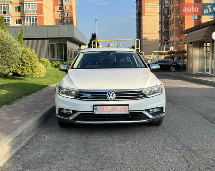 Белый Фольксваген Пассат Альтрак, объемом двигателя 2 л и пробегом 256 тыс. км за 17600 $, фото 4 на Automoto.ua