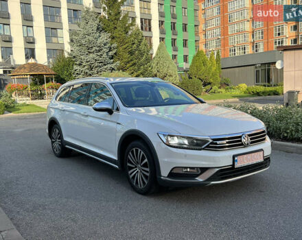 Белый Фольксваген Пассат Альтрак, объемом двигателя 2 л и пробегом 256 тыс. км за 17600 $, фото 8 на Automoto.ua