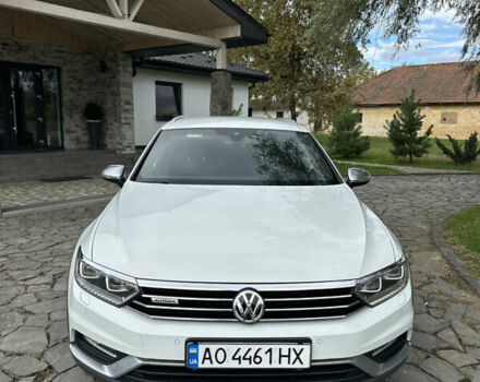 Белый Фольксваген Пассат Альтрак, объемом двигателя 2 л и пробегом 190 тыс. км за 23500 $, фото 5 на Automoto.ua