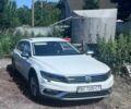 Белый Фольксваген Пассат Альтрак, объемом двигателя 2 л и пробегом 170 тыс. км за 13500 $, фото 1 на Automoto.ua
