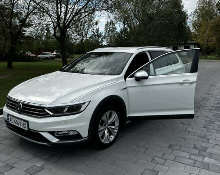 Белый Фольксваген Пассат Альтрак, объемом двигателя 2 л и пробегом 190 тыс. км за 23500 $, фото 10 на Automoto.ua