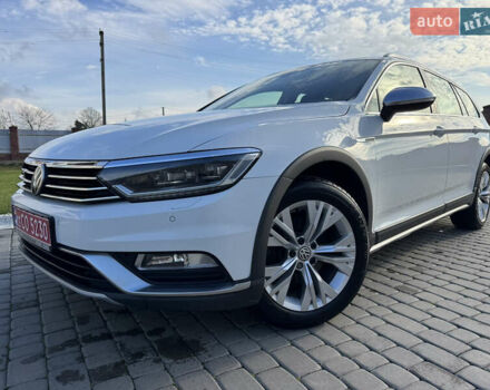Белый Фольксваген Пассат Альтрак, объемом двигателя 2 л и пробегом 186 тыс. км за 21300 $, фото 3 на Automoto.ua