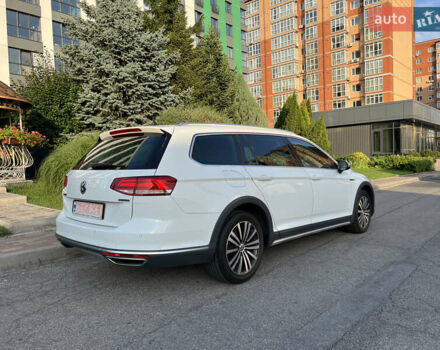 Белый Фольксваген Пассат Альтрак, объемом двигателя 2 л и пробегом 256 тыс. км за 17600 $, фото 6 на Automoto.ua