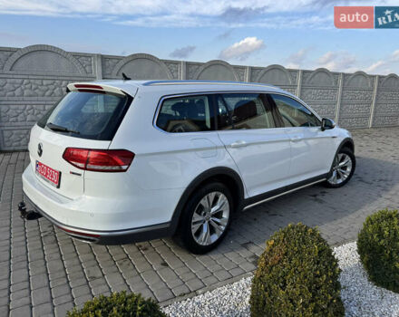 Белый Фольксваген Пассат Альтрак, объемом двигателя 2 л и пробегом 186 тыс. км за 20300 $, фото 17 на Automoto.ua