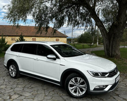 Белый Фольксваген Пассат Альтрак, объемом двигателя 2 л и пробегом 190 тыс. км за 23500 $, фото 3 на Automoto.ua