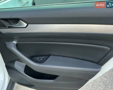 Белый Фольксваген Пассат Альтрак, объемом двигателя 2 л и пробегом 256 тыс. км за 17600 $, фото 29 на Automoto.ua