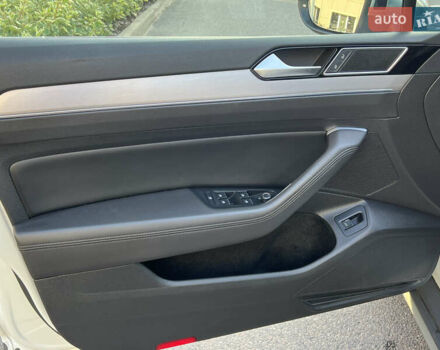 Белый Фольксваген Пассат Альтрак, объемом двигателя 2 л и пробегом 256 тыс. км за 17600 $, фото 13 на Automoto.ua