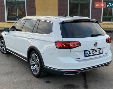 Белый Фольксваген Пассат Альтрак, объемом двигателя 1.97 л и пробегом 255 тыс. км за 22000 $, фото 2 на Automoto.ua