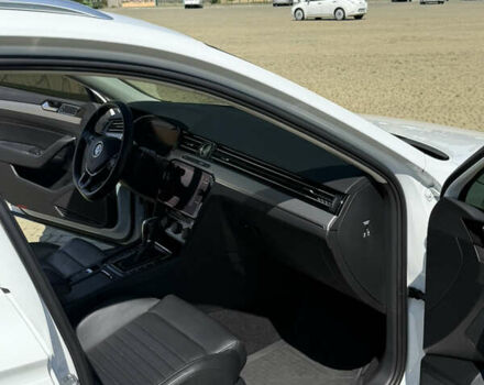 Білий Фольксваген Пассат Альтрак, об'ємом двигуна 2 л та пробігом 176 тис. км за 26500 $, фото 49 на Automoto.ua