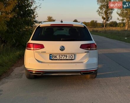 Білий Фольксваген Пассат Альтрак, об'ємом двигуна 2 л та пробігом 213 тис. км за 23500 $, фото 5 на Automoto.ua