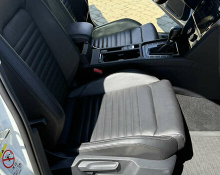 Білий Фольксваген Пассат Альтрак, об'ємом двигуна 2 л та пробігом 176 тис. км за 26500 $, фото 45 на Automoto.ua