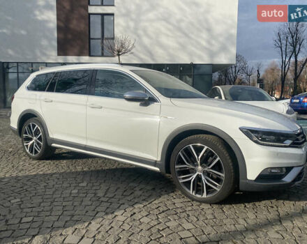 Белый Фольксваген Пассат Альтрак, объемом двигателя 1.97 л и пробегом 280 тыс. км за 23957 $, фото 2 на Automoto.ua