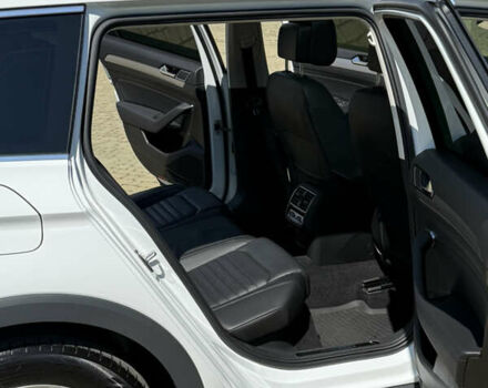 Білий Фольксваген Пассат Альтрак, об'ємом двигуна 2 л та пробігом 176 тис. км за 26500 $, фото 50 на Automoto.ua