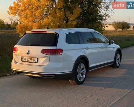 Білий Фольксваген Пассат Альтрак, об'ємом двигуна 2 л та пробігом 213 тис. км за 23500 $, фото 6 на Automoto.ua