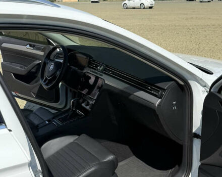 Білий Фольксваген Пассат Альтрак, об'ємом двигуна 2 л та пробігом 176 тис. км за 26500 $, фото 47 на Automoto.ua