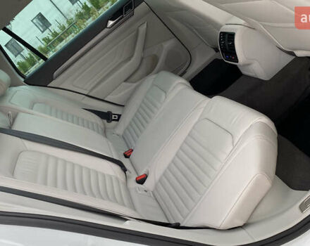 Білий Фольксваген Пассат Альтрак, об'ємом двигуна 1.97 л та пробігом 241 тис. км за 24999 $, фото 77 на Automoto.ua