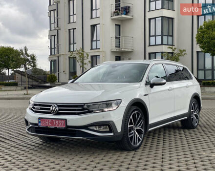 Білий Фольксваген Пассат Альтрак, об'ємом двигуна 1.97 л та пробігом 241 тис. км за 24999 $, фото 3 на Automoto.ua