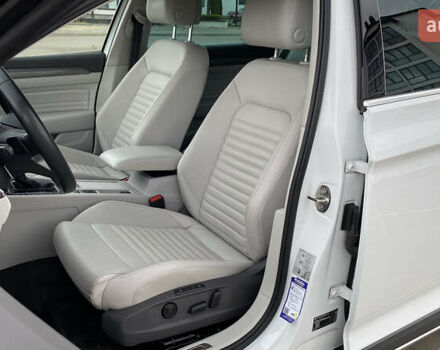 Білий Фольксваген Пассат Альтрак, об'ємом двигуна 1.97 л та пробігом 241 тис. км за 24999 $, фото 47 на Automoto.ua