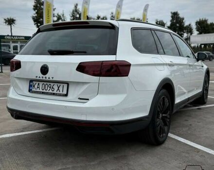 Білий Фольксваген Пассат Альтрак, об'ємом двигуна 2 л та пробігом 107 тис. км за 32450 $, фото 2 на Automoto.ua