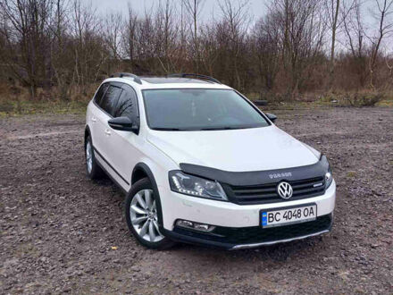 Белый Фольксваген Пассат Альтрак, объемом двигателя 2 л и пробегом 337 тыс. км за 13300 $, фото 1 на Automoto.ua