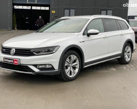 Белый Фольксваген Пассат Альтрак, объемом двигателя 2 л и пробегом 267 тыс. км за 19890 $, фото 1 на Automoto.ua