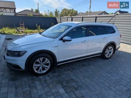 Фольксваген Пассат Альтрак 2017 у Києві на Automoto.ua Білий Фольксваген Пассат Альтрак, об'ємом двигуна 2 л та пробігом 223 тис. км за 20900 $, фото 1 на Automoto.ua