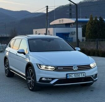 Белый Фольксваген Пассат Альтрак, объемом двигателя 2 л и пробегом 288 тыс. км за 20500 $, фото 1 на Automoto.ua