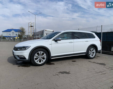 Білий Фольксваген Пассат Альтрак, об'ємом двигуна 2 л та пробігом 312 тис. км за 19200 $, фото 1 на Automoto.ua