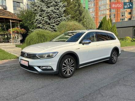 Фольксваген Пассат Альтрак 2018 в Днепре (Днепропетровске) на Automoto.ua Белый Фольксваген Пассат Альтрак, объемом двигателя 2 л и пробегом 256 тыс. км за 17999 $, фото 1 на Automoto.ua