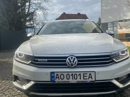 Белый Фольксваген Пассат Альтрак, объемом двигателя 1.97 л и пробегом 280 тыс. км за 23957 $, фото 1 на Automoto.ua