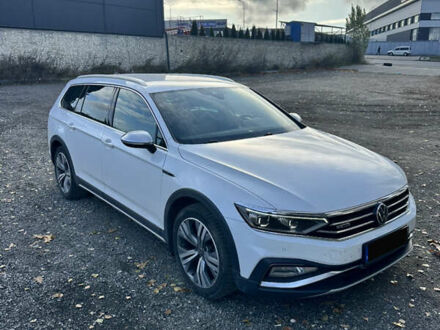 Фольксваген Пассат Альтрак 2021 в Тернополе на Automoto.ua Белый Фольксваген Пассат Альтрак, объемом двигателя 2 л и пробегом 337 тыс. км за 21000 $, фото 1 на Automoto.ua
