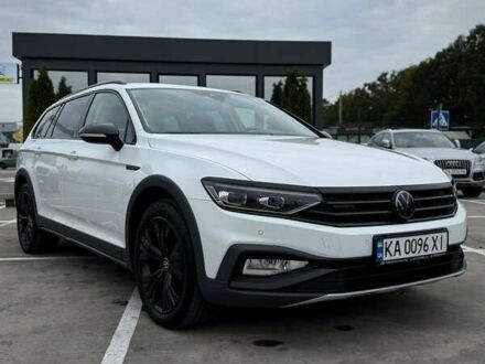 Фольксваген Пассат Альтрак 2021 у Києві на Automoto.ua Білий Фольксваген Пассат Альтрак, об'ємом двигуна 2 л та пробігом 107 тис. км за 32450 $, фото 1 на Automoto.ua