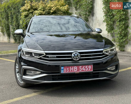 Черный Фольксваген Пассат Альтрак, объемом двигателя 2 л и пробегом 218 тыс. км за 25999 $, фото 5 на Automoto.ua