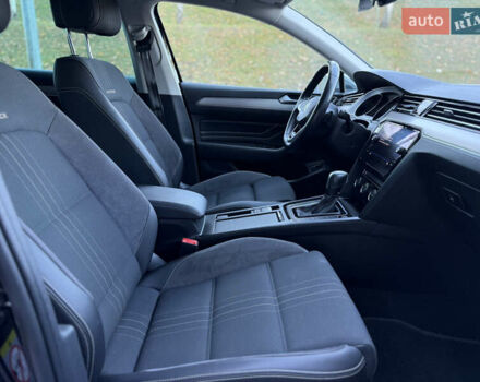 Черный Фольксваген Пассат Альтрак, объемом двигателя 2 л и пробегом 102 тыс. км за 28000 $, фото 10 на Automoto.ua