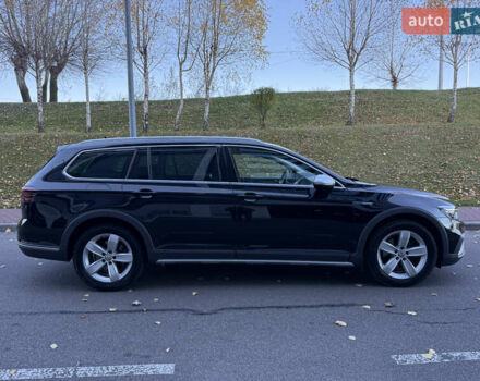 Черный Фольксваген Пассат Альтрак, объемом двигателя 2 л и пробегом 102 тыс. км за 28000 $, фото 3 на Automoto.ua