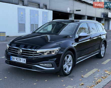 Черный Фольксваген Пассат Альтрак, объемом двигателя 2 л и пробегом 102 тыс. км за 28000 $, фото 2 на Automoto.ua
