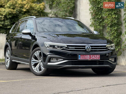 Черный Фольксваген Пассат Альтрак, объемом двигателя 2 л и пробегом 218 тыс. км за 25999 $, фото 1 на Automoto.ua