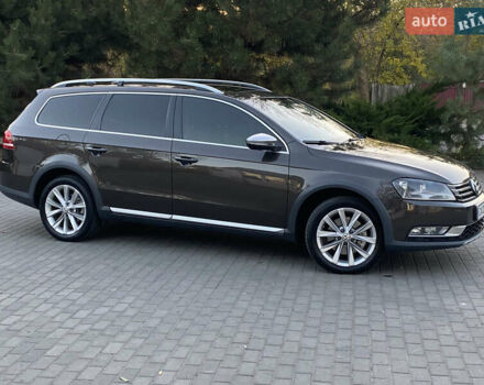 Коричневый Фольксваген Пассат Альтрак, объемом двигателя 2 л и пробегом 266 тыс. км за 12500 $, фото 1 на Automoto.ua