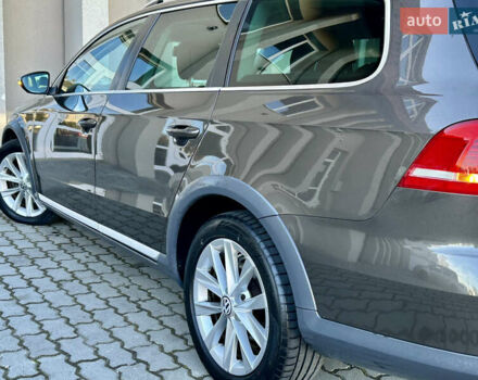 Коричневый Фольксваген Пассат Альтрак, объемом двигателя 2 л и пробегом 260 тыс. км за 12370 $, фото 12 на Automoto.ua