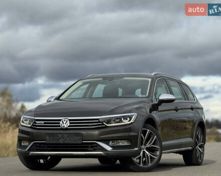 Коричневый Фольксваген Пассат Альтрак, объемом двигателя 2 л и пробегом 170 тыс. км за 20900 $, фото 2 на Automoto.ua