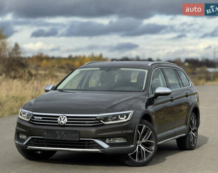 Коричневый Фольксваген Пассат Альтрак, объемом двигателя 2 л и пробегом 170 тыс. км за 20900 $, фото 1 на Automoto.ua