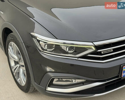 Коричневый Фольксваген Пассат Альтрак, объемом двигателя 2 л и пробегом 169 тыс. км за 28999 $, фото 5 на Automoto.ua